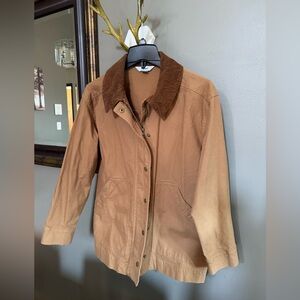 Old Navy Tan Utility Jacket with Brown Collar
Material is stretchy
